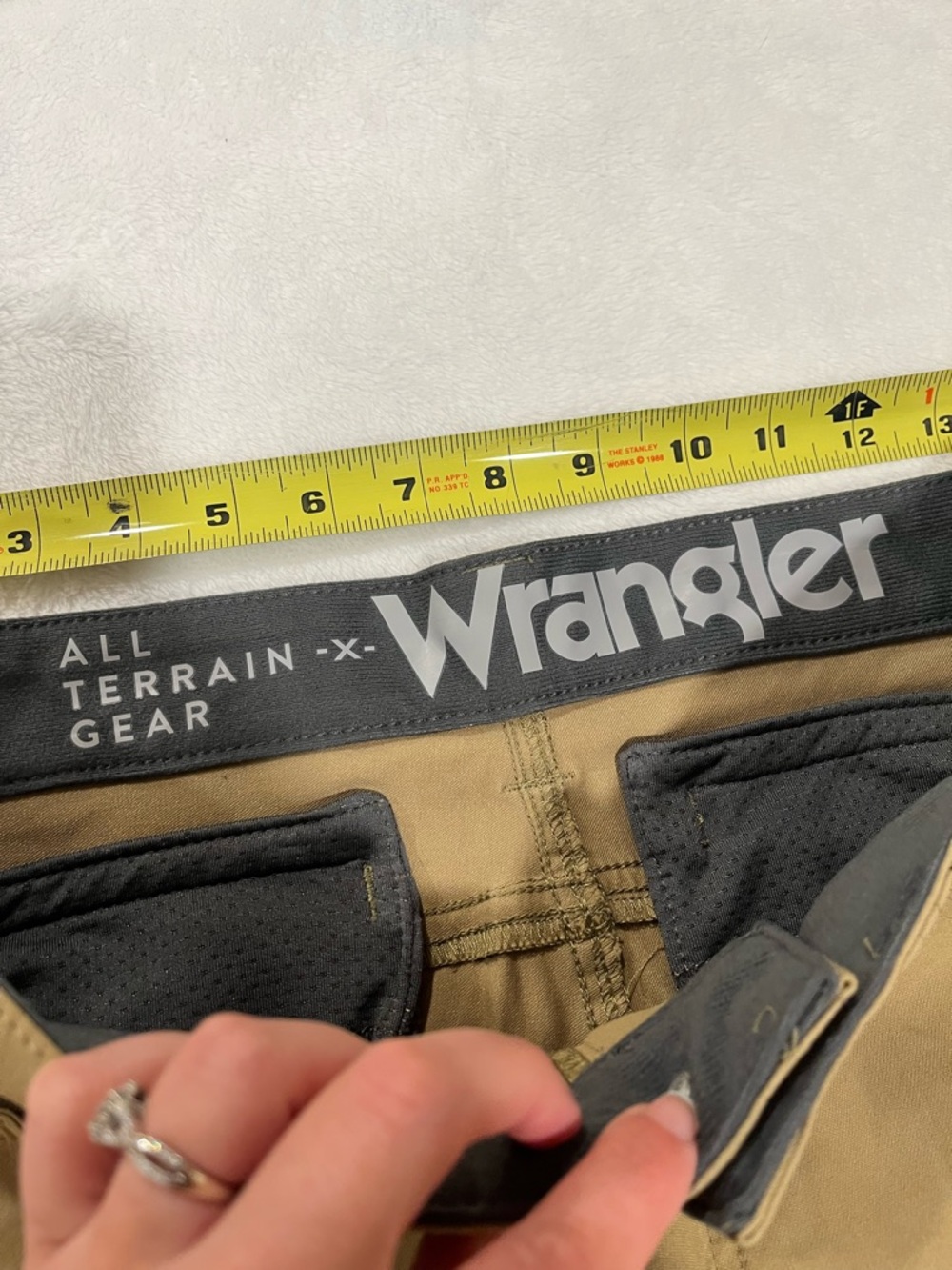 Wrangler Men’s All Terrain Gear Nylon Shorts - Size 30 - Picture 4 of 7